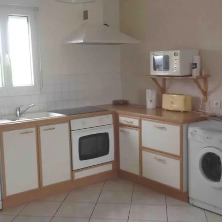 Grand Gite, Saint Leonard بيت للعطل Vains