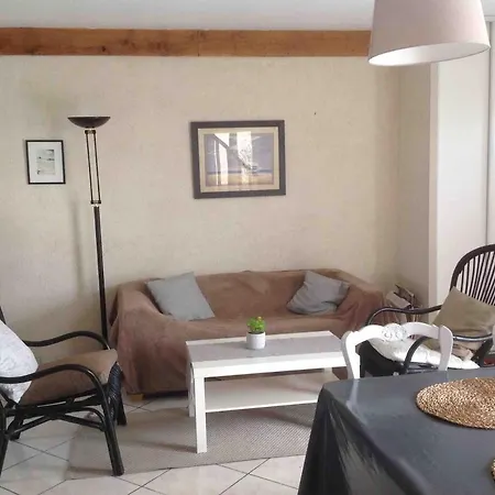 Grand Gite, Saint Leonard بيت للعطل